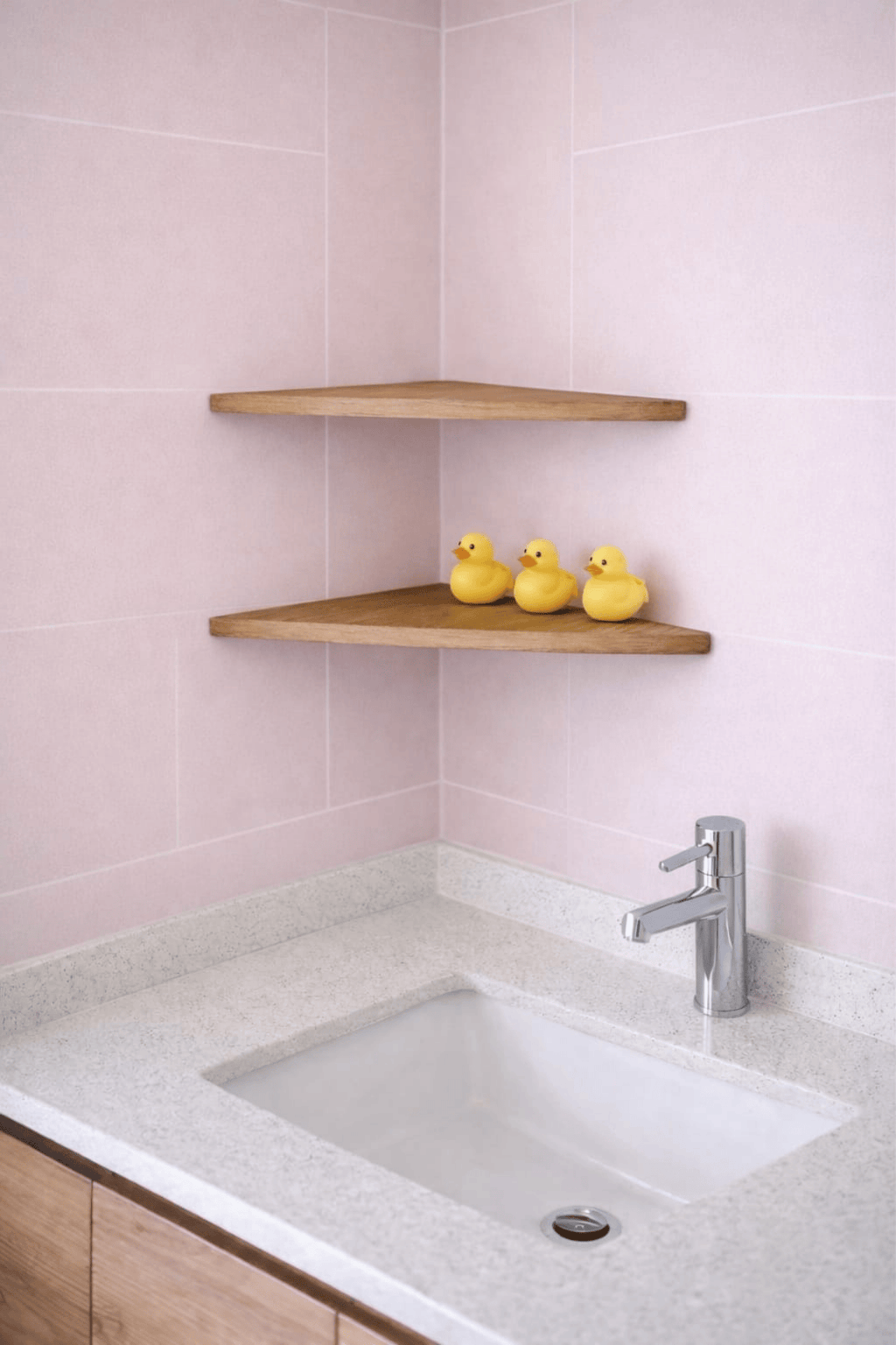 Üçgen Köşe Rafı 25 cm | Minimal Tasarım | 2’li Set | Alttan Montajlı Duvar Rafı